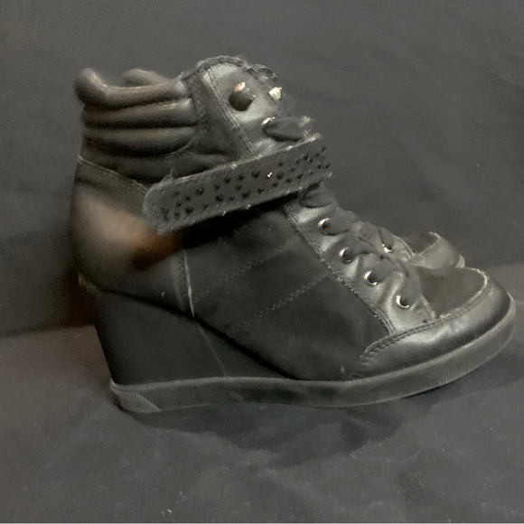 Call It Spring Wedge Heels - Picture 2 of 3